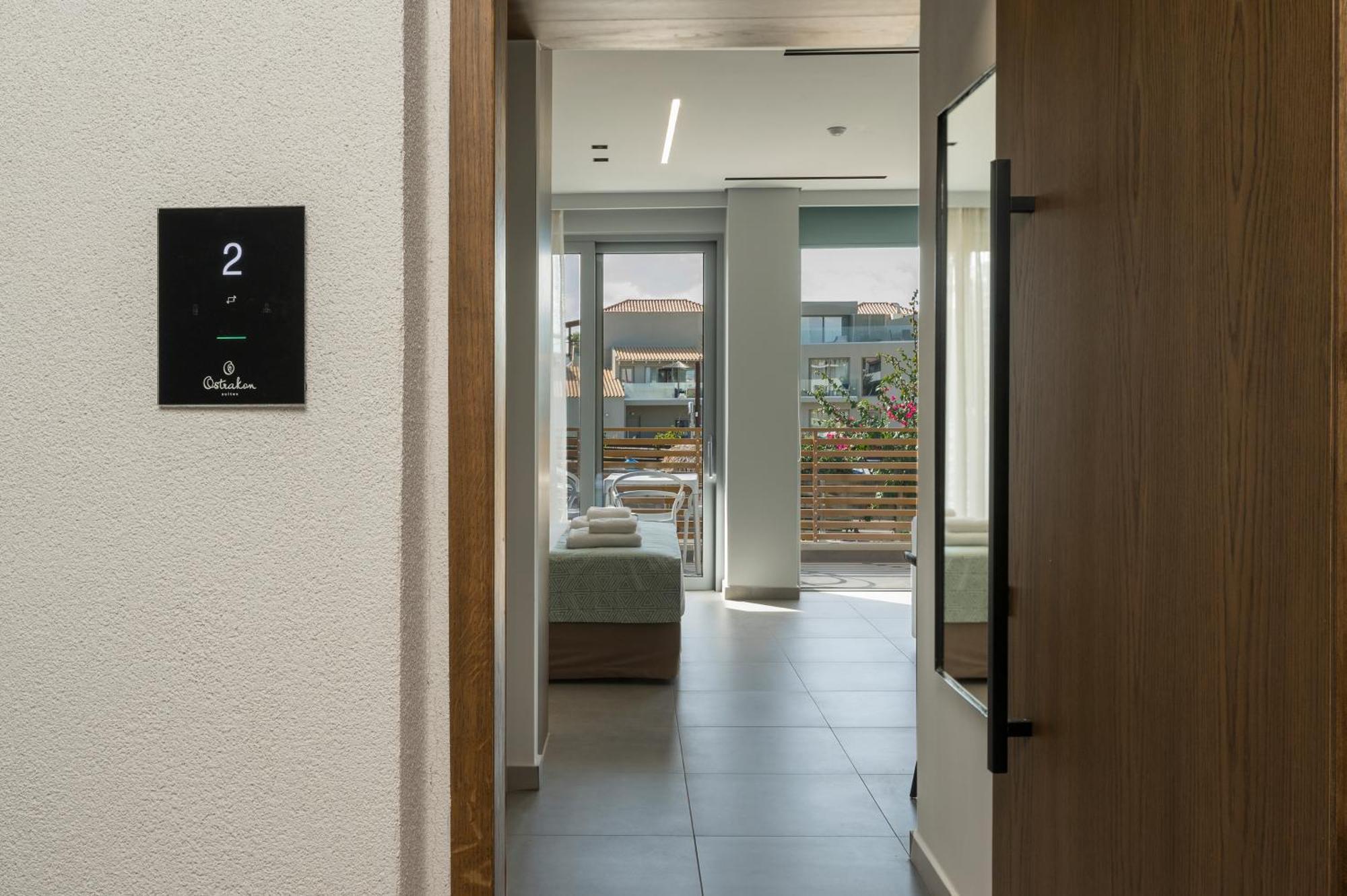 Ostrakon Suites Agia Marina Extérieur photo