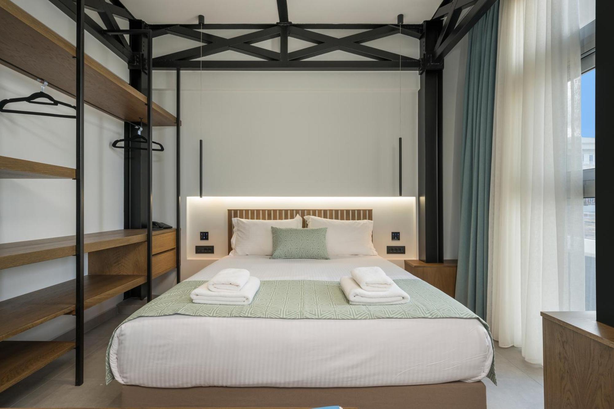 Ostrakon Suites Agia Marina Extérieur photo